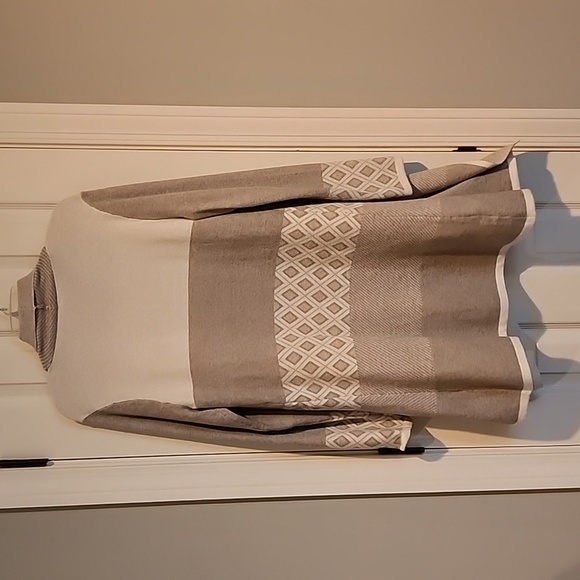 Evolution Cape - Picture 6 of 6